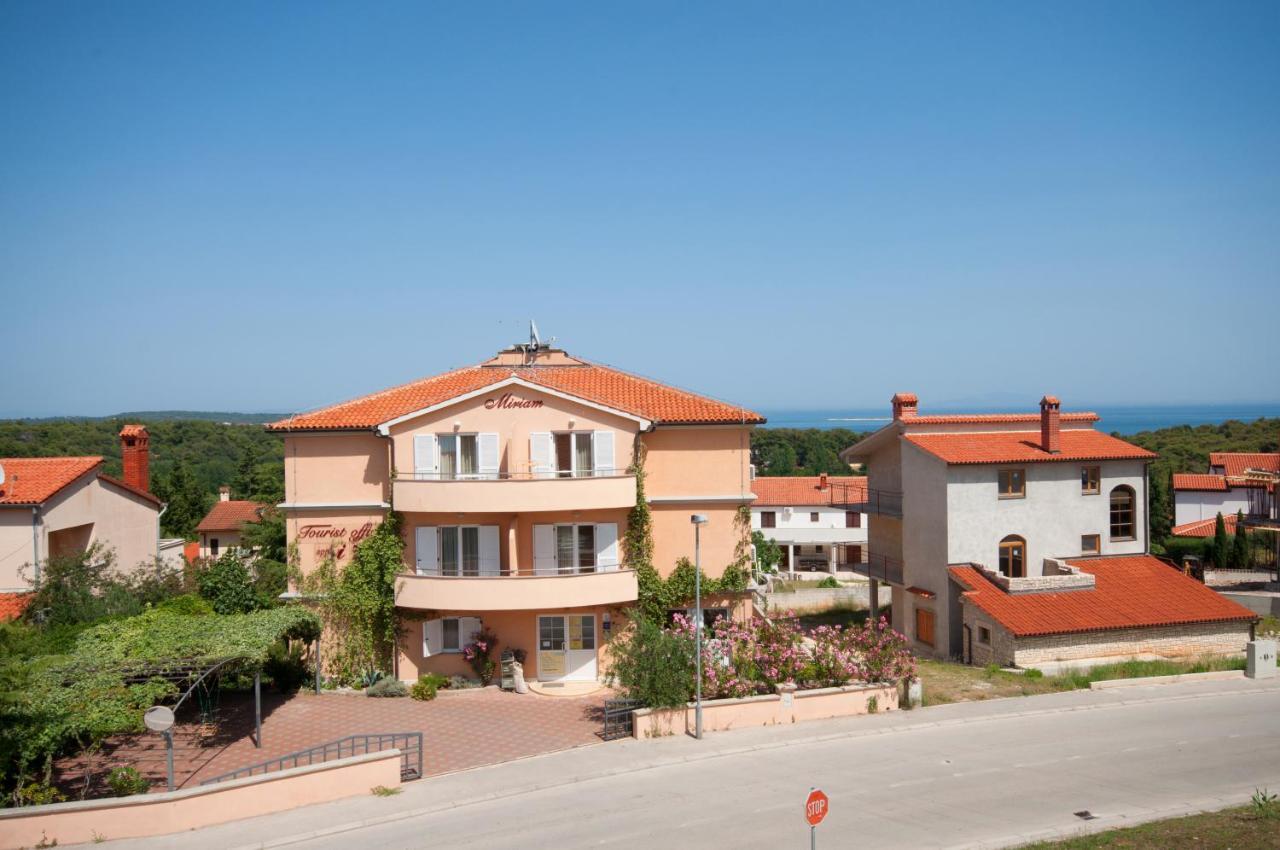 Apartments Miriam بريمونتيرا المظهر الخارجي الصورة